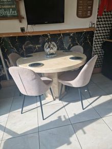 table and 4 chairs