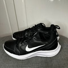 Nike todos trainers