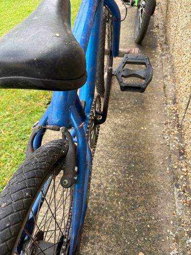 Retro Apollo MX20.2 BMX with Full Stunt Pegs