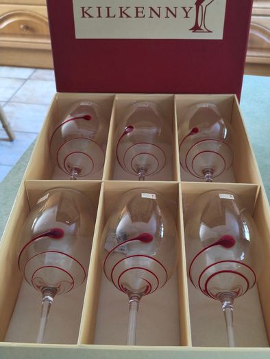 Duiske Kilkenny Red Fusion 6 stunning Red wine glasses New and boxed