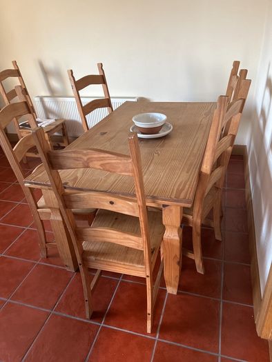 Solid Mexican pine table with 6 chairs