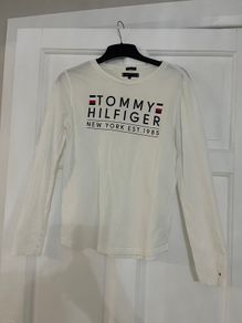 Tommy Hilfiger long sleeve top. Size 164 / girls age 14-15.