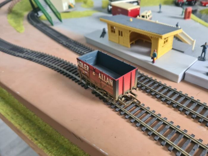 hornby gravel tipper and belt 00 gauge