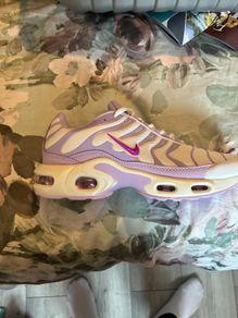 Women's Nike TNs