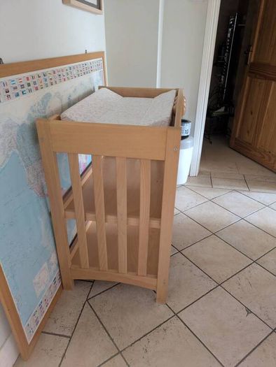 Mamas and Papas changing table
