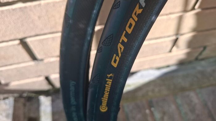 Continental Gator hardshell non folding 28cc