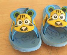 Unisex sandals