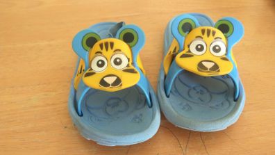 Unisex sandals