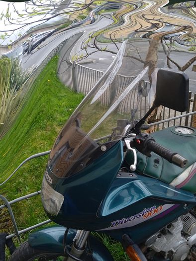 Windscreen / Windshield