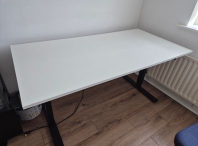 Sit/Stand Desk Excellent Condition 160cmx80cm