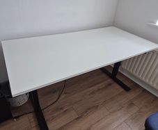Large Sit/Stand Desk Excellent Condition 160x80cm