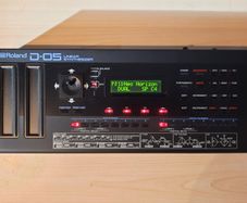 Roland D-05 Boutique Series Linear Synthesizer Sound Module