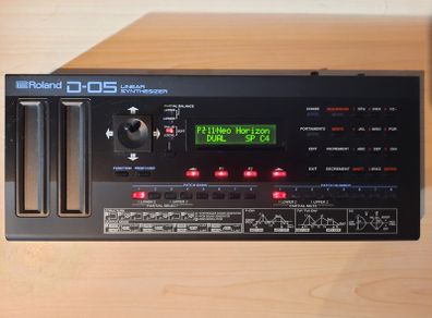 Roland D-05 Boutique Series Linear Synthesizer Sound Module