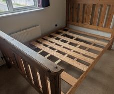 Solid wood bed 4ft