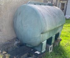 Oil tank