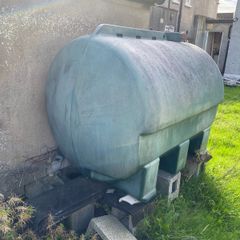 Oil tank