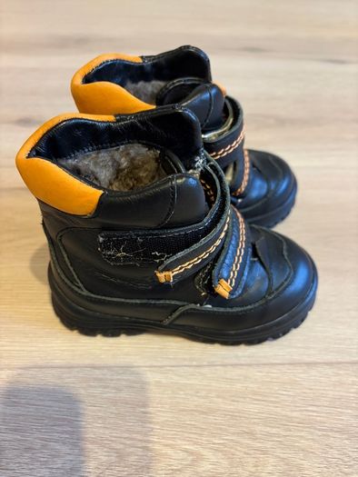 Real leather warm winter boots kids size 23eu