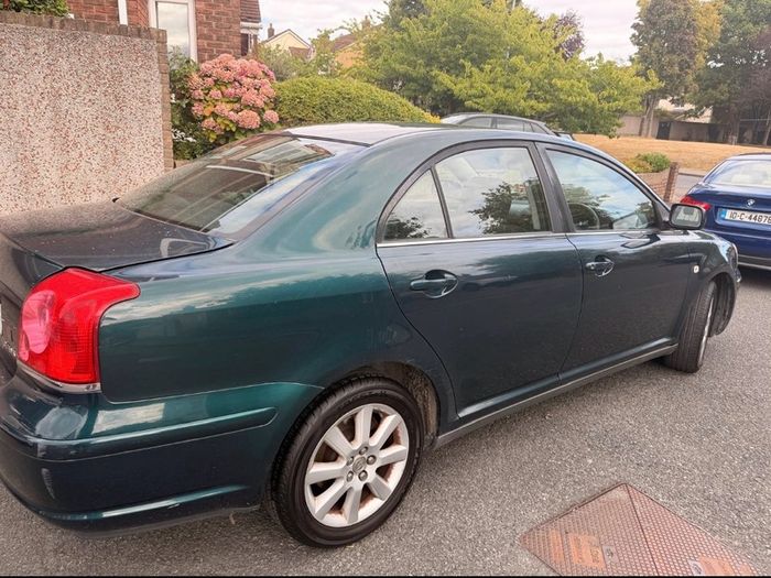 2004 Toyota Avensis