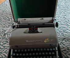 Vintage Remington Typewriter 1950s (price drop)