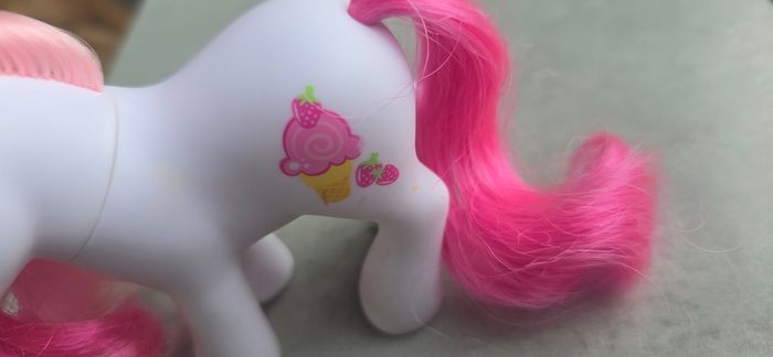Strawberry Surprise MLP G3 My Little Pony Hasbro 2008
