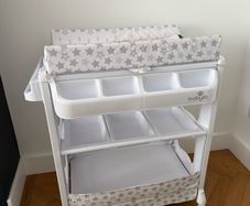 babylo changing table and bath