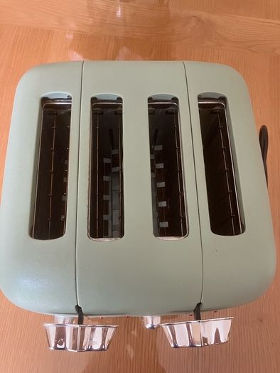 Delongi 4 slice Toaster
