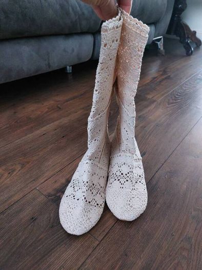 Cream crochet boots-uk7