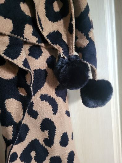 Long scarf shawl with animal print NEW black and beige