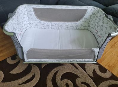 baby cot