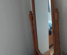 Standing mirror