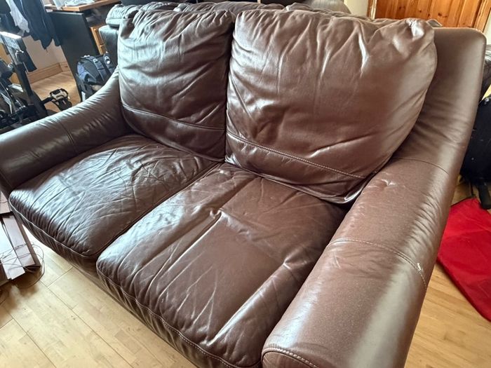 2 & 3 Seater Leather Sofas