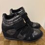 Guess snickers with hidden platform wide feet size 39 Image 2