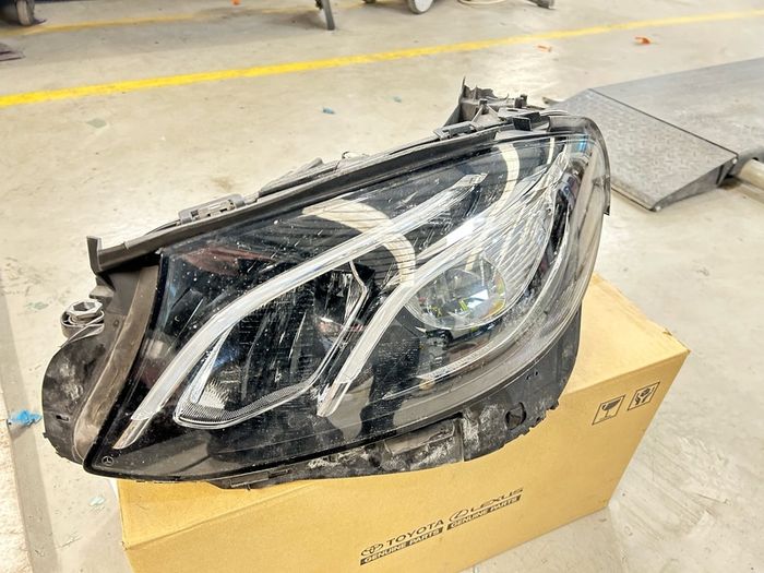 mercedes e class headlights
