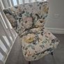 Feature chair Image 3