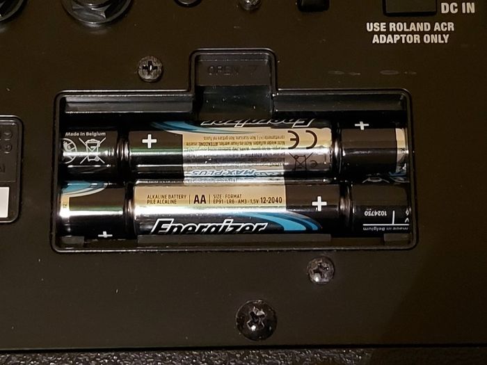 Roland Micro Cube Guitar Amplifier, in excellent condition