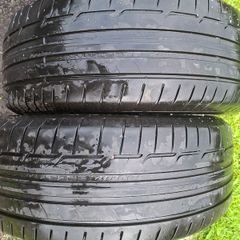 2x 235/55/19 Dunlop