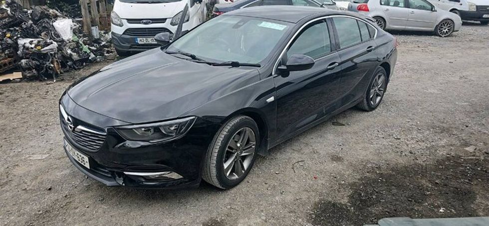 21 opel insignia Grand Sport Sri-1.6