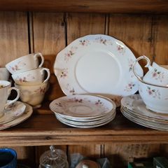 21 piece  duchess Glen pattern