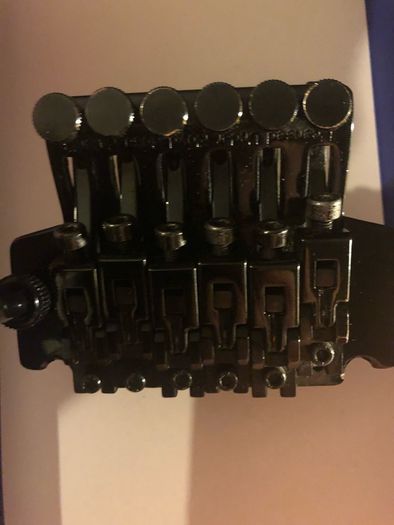 Floyd Rose tremolo double locking system