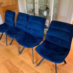 Dining room chairs x4