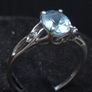 Vintage 9ct White Gold Blue Gemstone Ring Size 54 Image 5