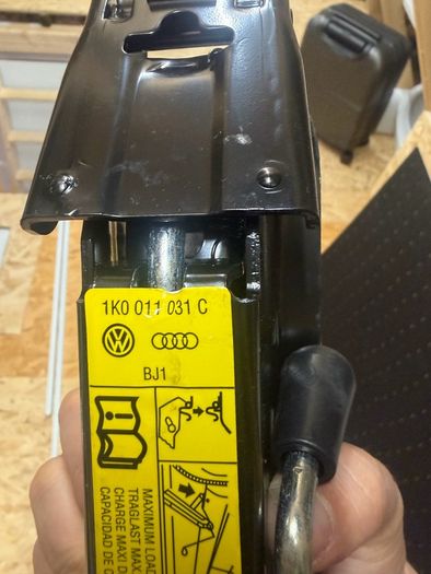 Genuine VW Golf/Audi Jack & Emergency Tool Kit (Complete OEM Set)
