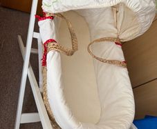 mamas and papas moses basket (price drop)