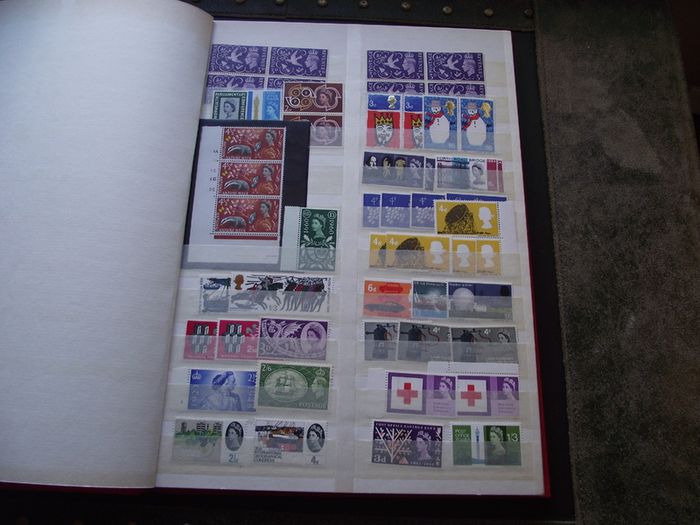 Collection of Mint Elizabeth II stamps, blocks and strips (1946-1990s)