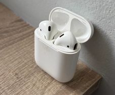 Apple airpods