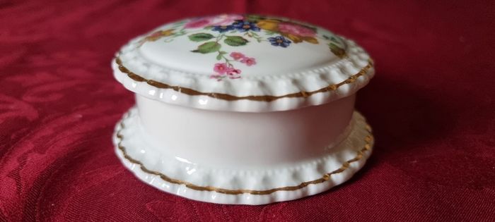 Crown Fine Bone China Gold Gilt Floral Spray Jewelry Trinket Box / Dish With Lid Made In England