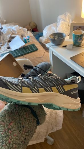 UK4 Hiking Shoes