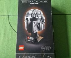 Lego 75328 Mandalorian Helmet Model