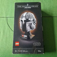 Lego 75328 Mandalorian Helmet Model