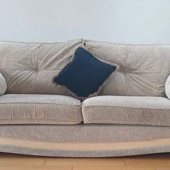 Suite of couches - 4, 2 & 1 - 950